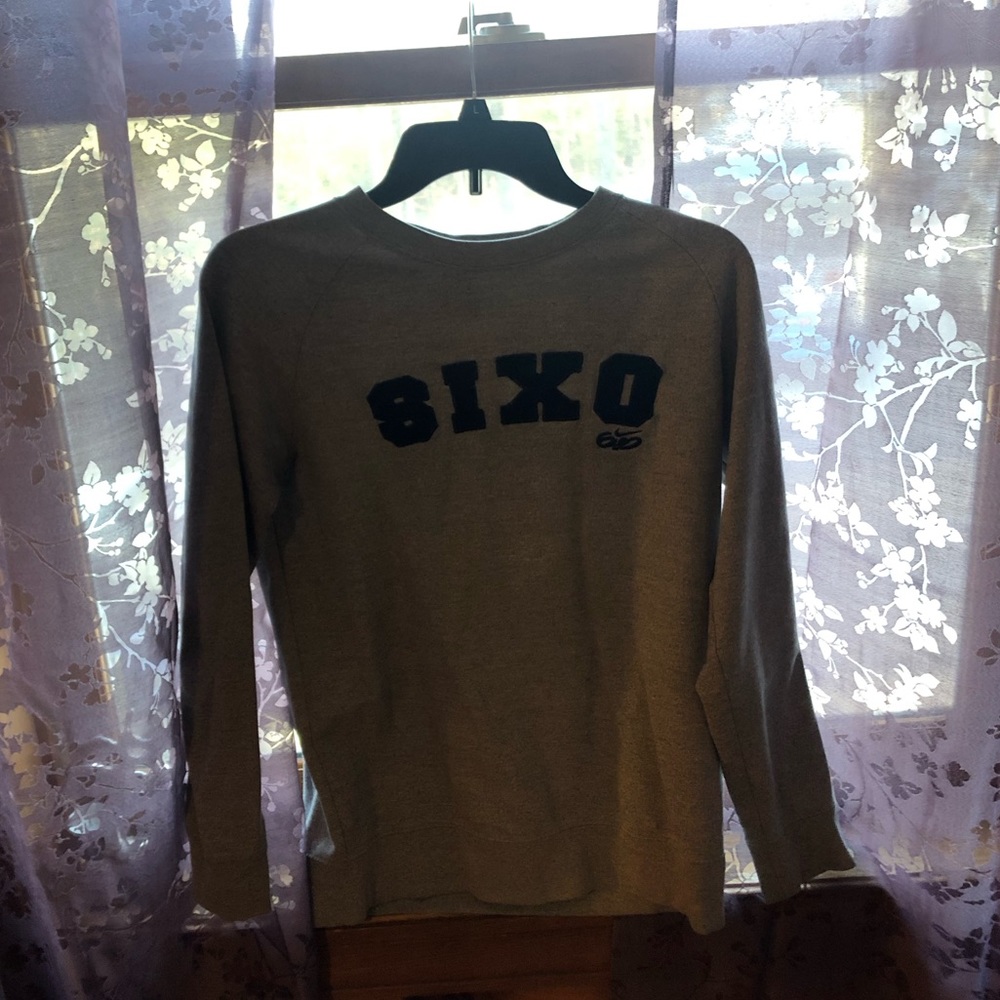Vintage Gray Nike Six-0 Sweater.